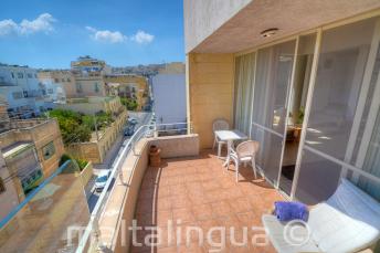 Balkon van schoolaccommodatie Maltalingua St Julians Malta